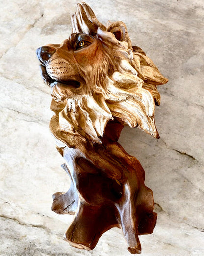 "Lion's Courage" - Resin Figurine, 28 cm tall, with engraving option for a gift