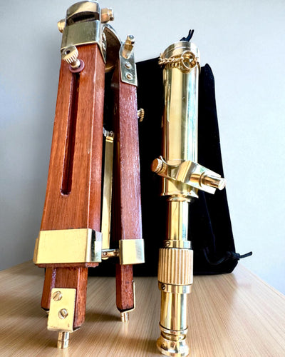 Catalejo Celestial en soporte de madera 41 cm, opción de personalización con grabado como regalo