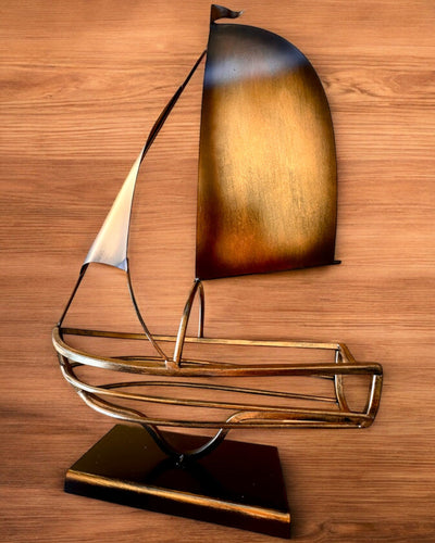 Metalni stalak za vino visine 45 cm, "Željeznička Fantazija" - u obliku jedrenjaka s mogućnošću graviranja za poklon