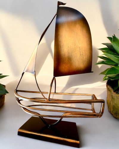 Metalni stalak za vino visine 45 cm, "Željeznička Fantazija" - u obliku jedrenjaka s mogućnošću graviranja za poklon