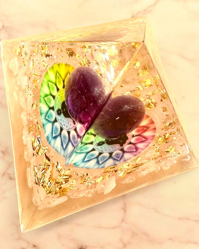 Piramidă Energetică orgonitică Piramida Energiei „Armonia Luminii” - Cristalină, pentru cadou