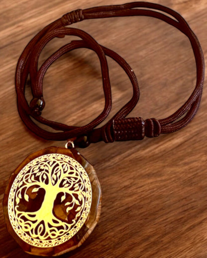 Amulet „Drzewo Życia” cu ochi de tigru, colier cadou cu personalizare gravată
