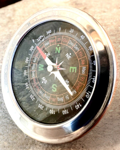 Kompas Feng Shui – Ocelová přesnost, personalizace gravírováním jako dárek