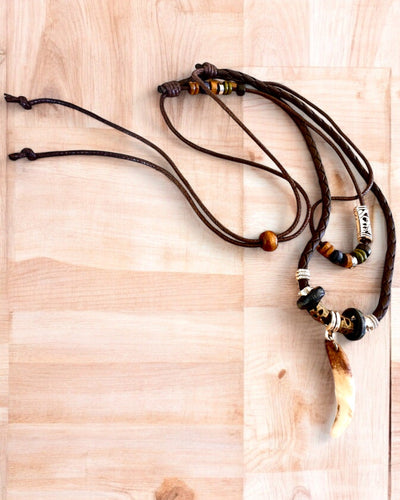 „Vlčí Zub“ – Náhrdelník Síly s Možností Personalizace Gravírováním jako Dárek