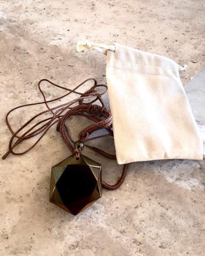 Amulet din obsidian negru „Steaua lui David”, posibilitate de personalizare cu gravură pentru cadou