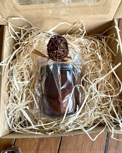 Intencinė žvakė Tigro Galia – Pasitikėjimas savimi ir gerovė, 250 ml, galimybė personalizuoti dangtelį dovanai