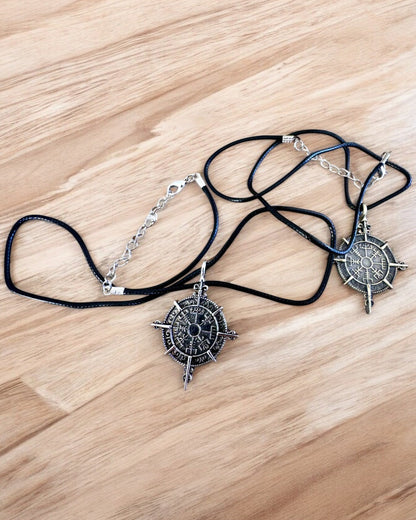 Amulet "Wojownik Północy" - Kompas Vikinga, mogućnost personalizacije gravurom za poklon, 2 varijante na izbor