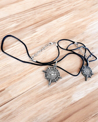Amulet Northern Warrior - Viking Compass, personalization option with engraving for a gift, 2 variants to choose from