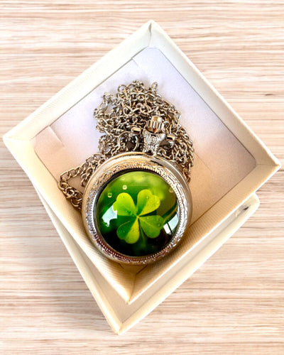 "CloverTime" pocket watch with a four-leaf clover motif, customizable with engraving for a gift