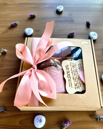 Intentional Soy Candle Rose Quartz – love, harmony and peace of heart, 250 ml, possibility of personalization as a gift