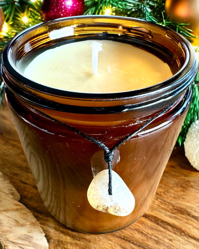 Intentional soy candle 250 ml with natural stone – choose your energy: Citrine or Garnet, personalized engraving for a gift