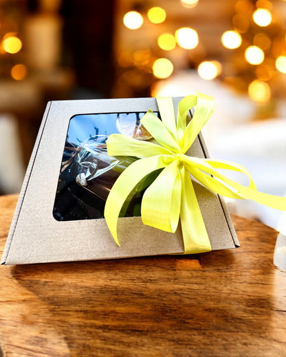 Соєва інтенційна свічка 250 мл з натуральним каменем – оберіть свою енергію: цитрин або гранат, персоналізація гравіюванням для подарунка