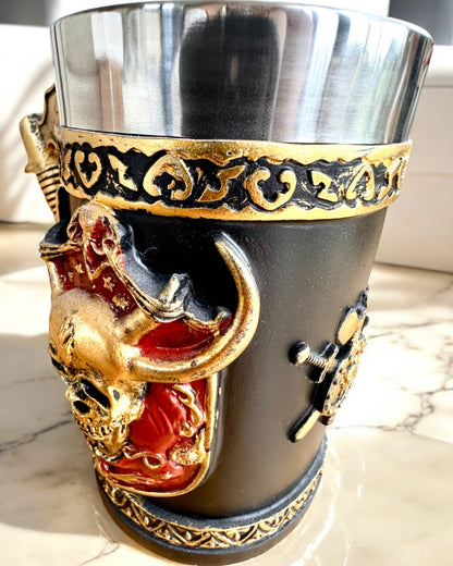 Karnawałový korbel Válečníka - 600 ml, 16 cm výška, možnost personalizace gravírováním jako dárek