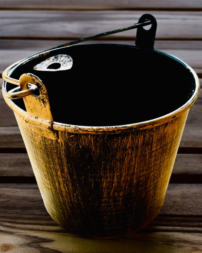 Stilinga metalinė peleninė „Rustic Charm“ 19-23 cm aukščio, 8 variantai pasirinkimui, graviravimas pagal pageidavimą