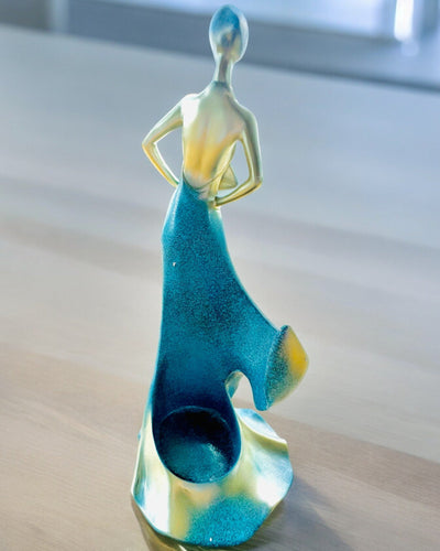 Elegants pudeles statīvs - Dāmas statuja - personalizācija ar gravējumu, 2 varianti pēc izvēles