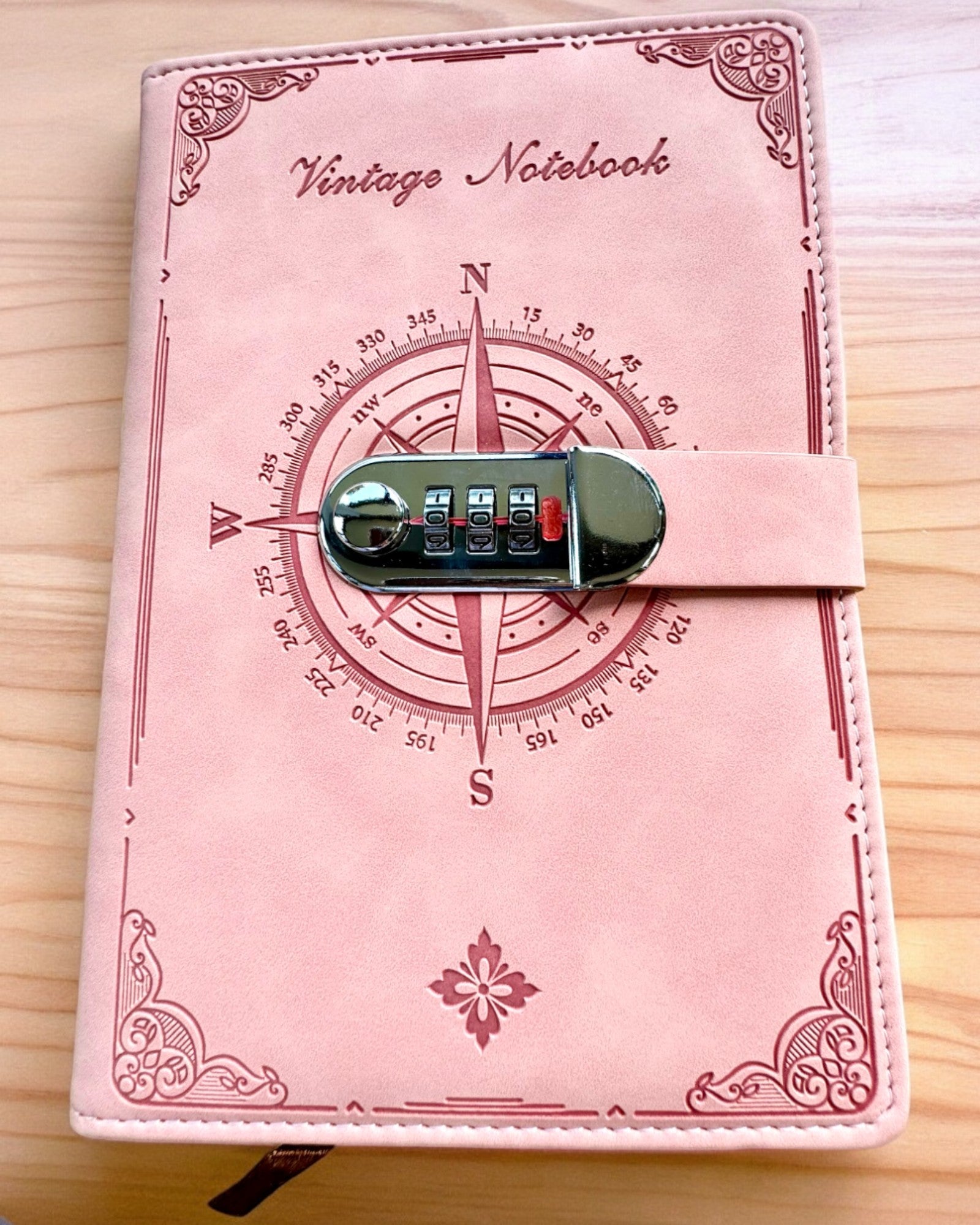 Slaptas A5 formato užrašų knygelė Vintage su kodine spyna - Pasirinkite Savo Stilių, personalizacija graviravimu dovanai