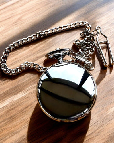 Klasisks kabatas mehāniskais pulkstenis ar dubultu vāku, manuāls, sudraba krāsā