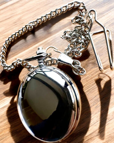 Klasisks kabatas mehāniskais pulkstenis ar dubultu vāku, manuāls, sudraba krāsā