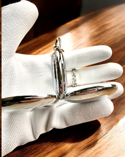 Klasisks kabatas mehāniskais pulkstenis ar dubultu vāku, manuāls, sudraba krāsā