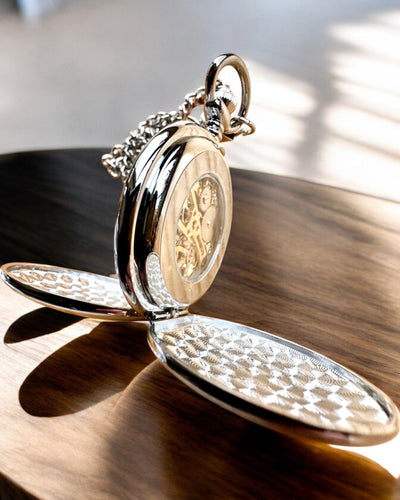 Klasisks kabatas mehāniskais pulkstenis ar dubultu vāku, manuāls, sudraba krāsā