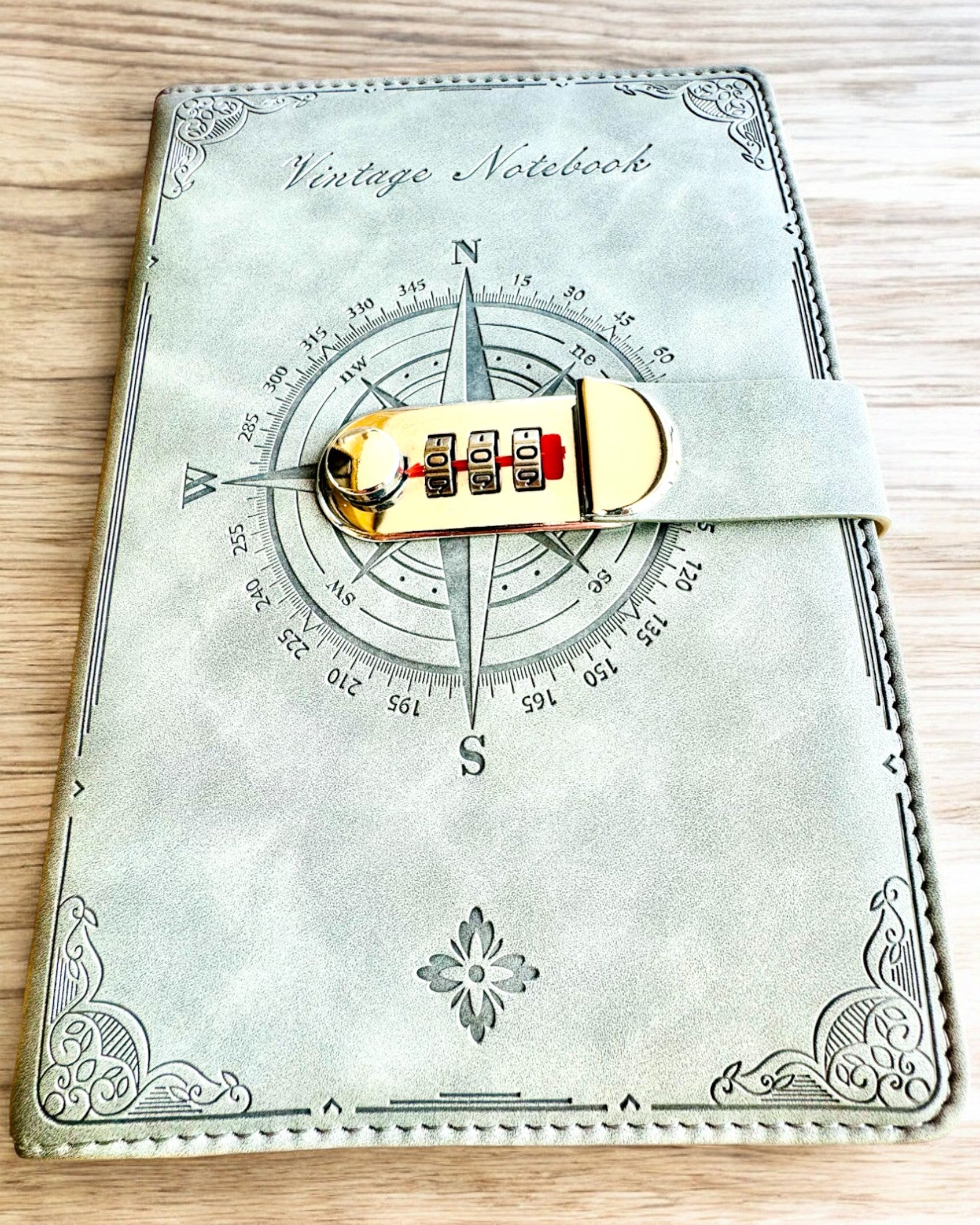 Slaptas A5 formato užrašų knygelė Vintage su kodine spyna - Pasirinkite Savo Stilių, personalizacija graviravimu dovanai