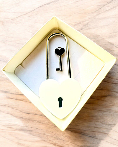 Lacăte Magice ale Iubirii cu Opțiune de Gravare pentru cadou, 5 variante de culori disponibile