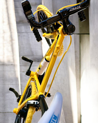 Miniaturní kovový model červeného kola "SpeedMaster" personalizace gravírováním jako dárek, 2 barevné varianty