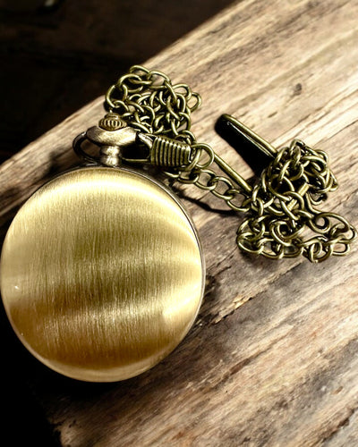 Antique Bronze-Gold Pocket Compass with Filigree Design – Perfect for Explorers and Retro Enthusiasts. Personalization with Engraving