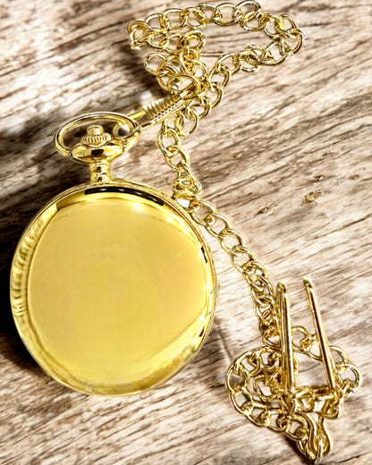Vintage Style Gold Color Navigation Compass with Decorative Pattern – Equipment for Mountain Adventures and Discoveries. Personalization with Engraving