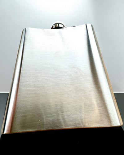 Bizon Flask – Stilīga Pudele ar Bizona Motīvu - iespēja personalizēt ar gravējumu kā dāvanu