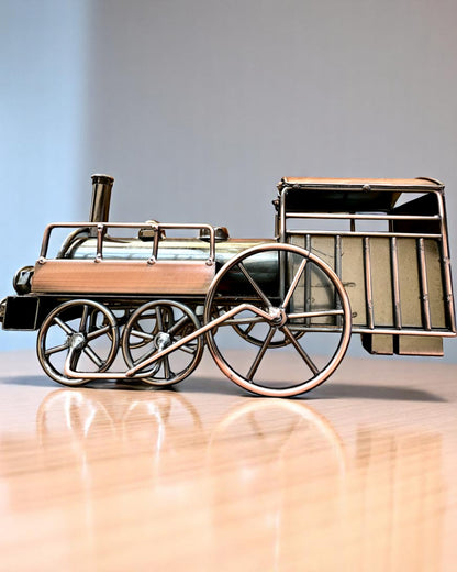 Lokomotiva ze železa „Retro Express“ – dekorace, model, ručně vyrobená s možností gravírování