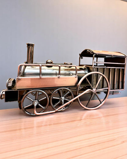 Lokomotiva ze železa „Retro Express“ – dekorace, model, ručně vyrobená s možností gravírování