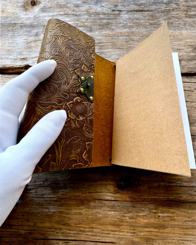 Prabangus Retro Užrašų Knygelė su Odiniu Viršeliu - "Vintage Elegance", 480 puslapių, galimybė personalizuoti graviravimu