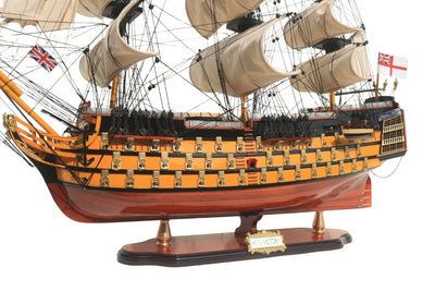 Sestavený model plachetnice HMS Victory 80cm s možností personalizace gravírováním - exkluzivní dekorace jako dárek, ručně vyrobená z exotického dřeva, vysoká kvalita a pečlivé zpracování detailů