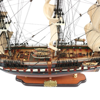 Model mare exclusiv al velierului USS Constitution 100cm, cu posibilitate de personalizare prin gravură