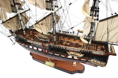 Model mare exclusiv al velierului USS Constitution 100cm, cu posibilitate de personalizare prin gravură