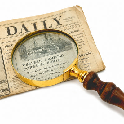 Brass Retro Magnifying Glass with Wooden Handle - 18 cm Magnifier with Personalization and Engraving Option