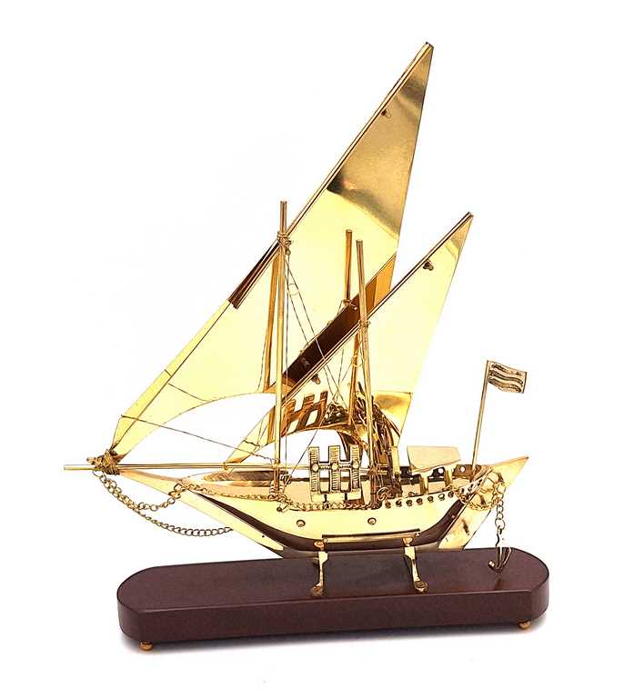 Mosazná loď na dřevěném podstavci 43cm - N-4453
