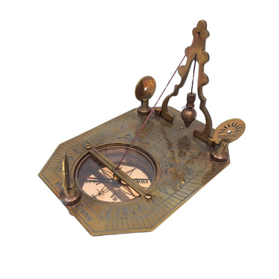 Elegant Brass Compass with Sundial in a Wooden Box - Ideal Gift for Travelers, Retro Style, Dimensions: 11.5 x 8.8 x 9.0 cm, Material: Brass and Wood