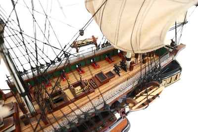 Model mare exclusiv al velierului USS Constitution 100cm, cu posibilitate de personalizare prin gravură
