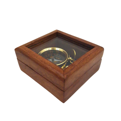 Llavero brújula vintage de latón en caja de madera
