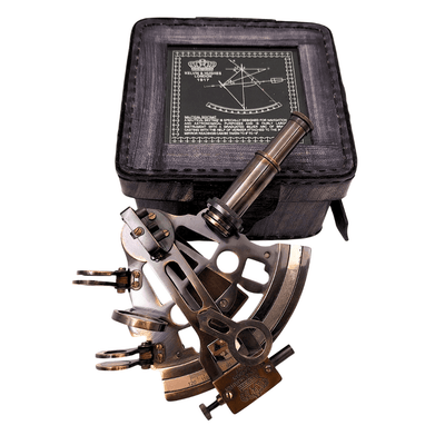 Mosazný sextant v koženém pouzdře – ST003