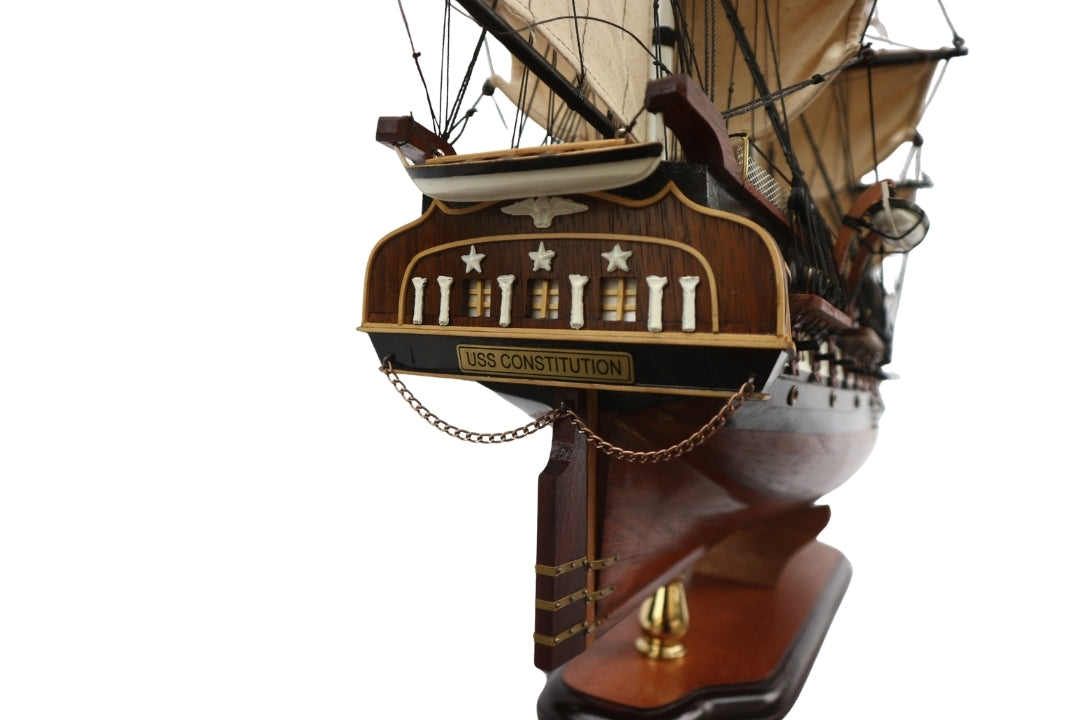Model mare exclusiv al velierului USS Constitution 100cm, cu posibilitate de personalizare prin gravură