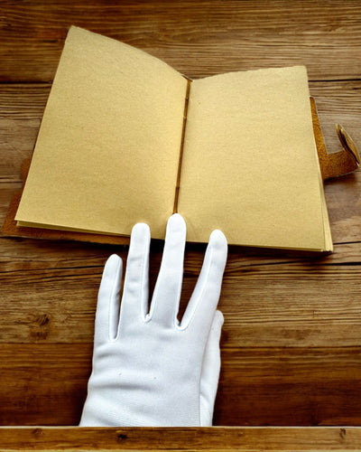 Premium piezīmju grāmatiņa "RetroNotes" – Eleganta piezīmju grāmatiņa no īstas ādas - 200 lapas, 120g, piezīmju grāmatiņa, skiču grāmata, brūna krāsa, personalizācija ar gravējumu