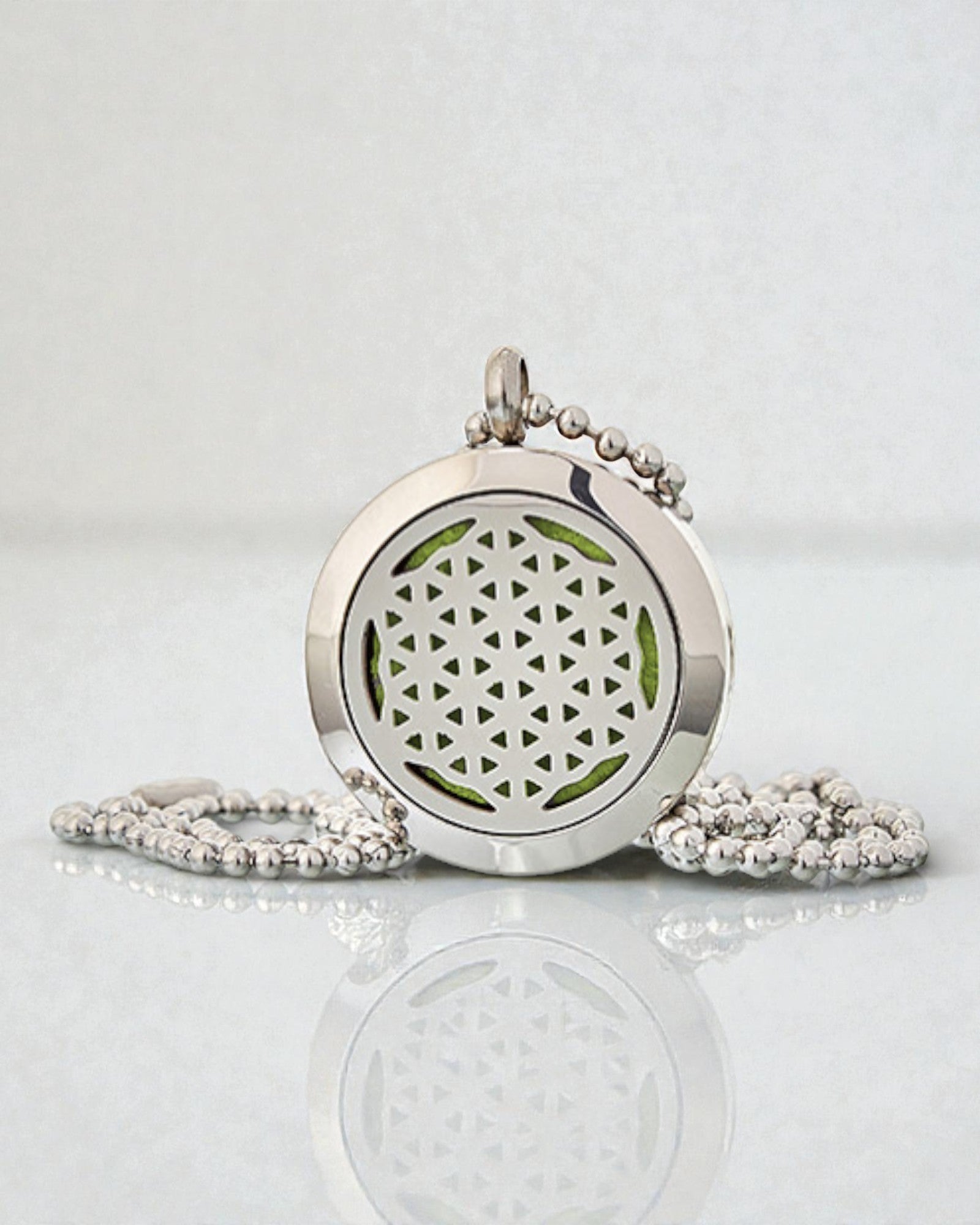 Aurelia Vita – Colier difuzor pentru aromaterapie, Floarea Vieții, 25 mm, din oțel inoxidabil