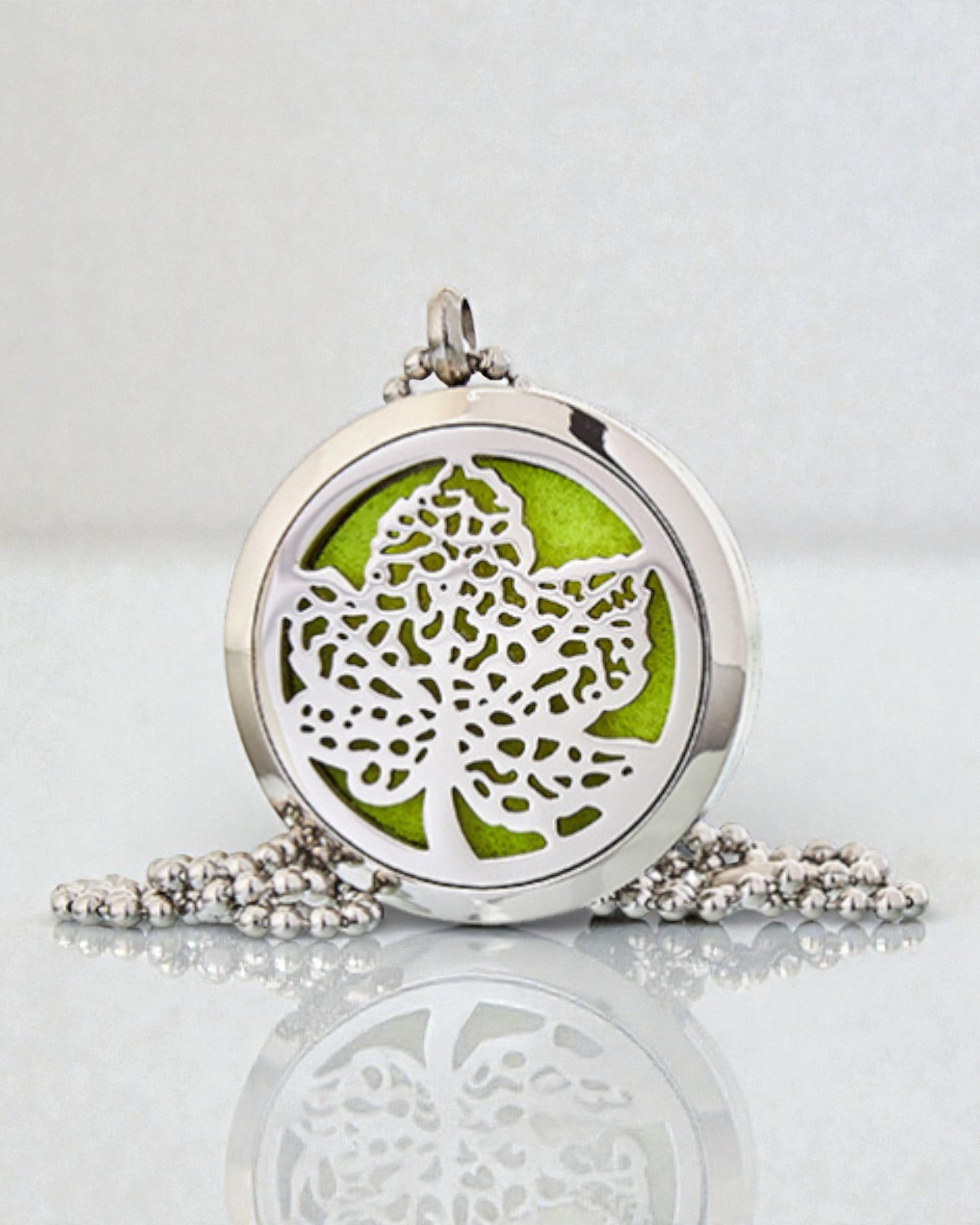 Armonie verde – Colier aromaterapeutic Frunză 30 mm