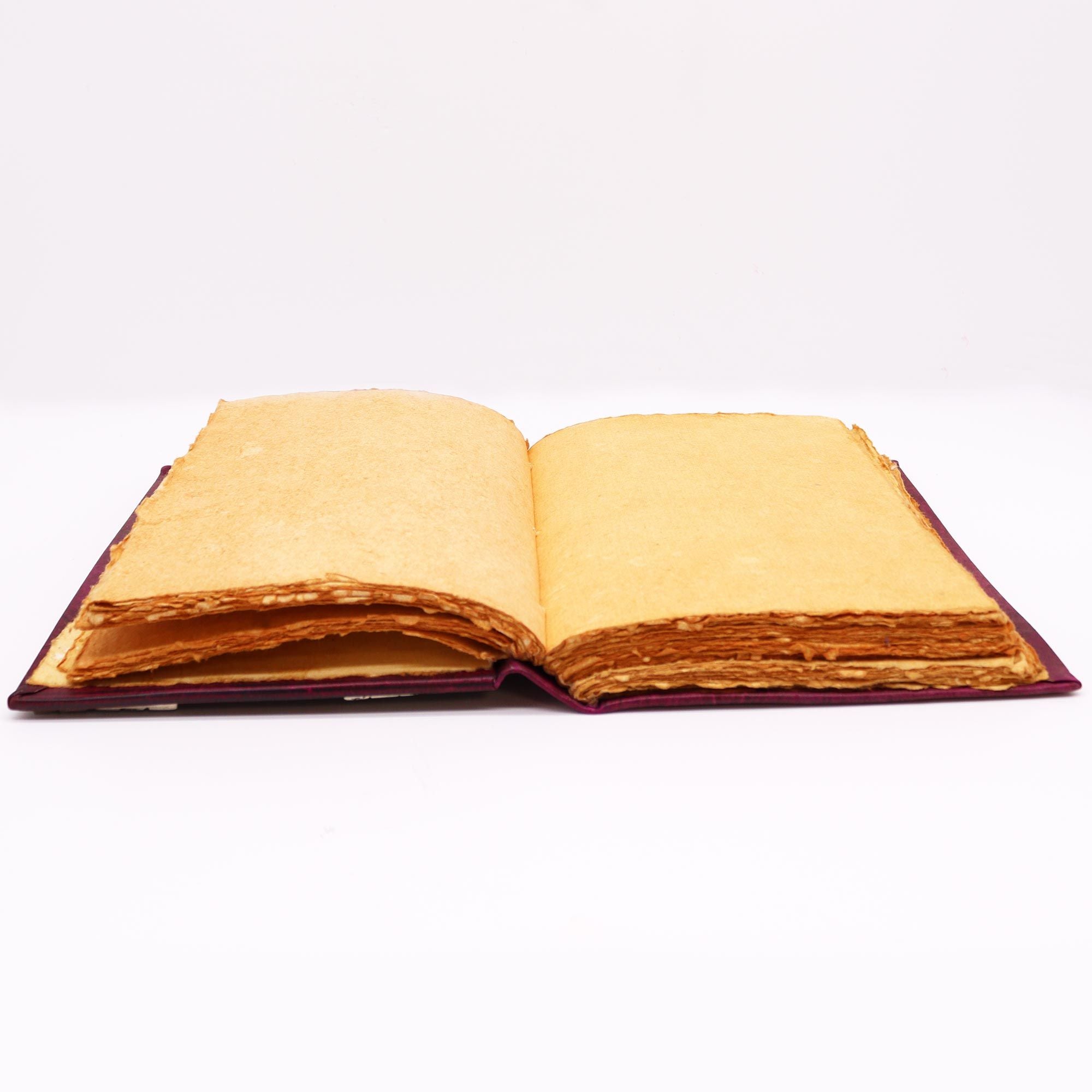 Libro Hefty Red Tan con Decoración Hamsa