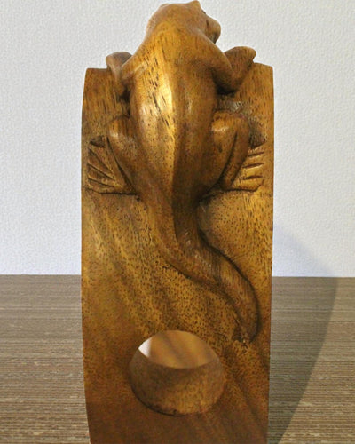 Gekon Balance – Artistic Balancing Wooden Wine Holder Made of Suar Wood