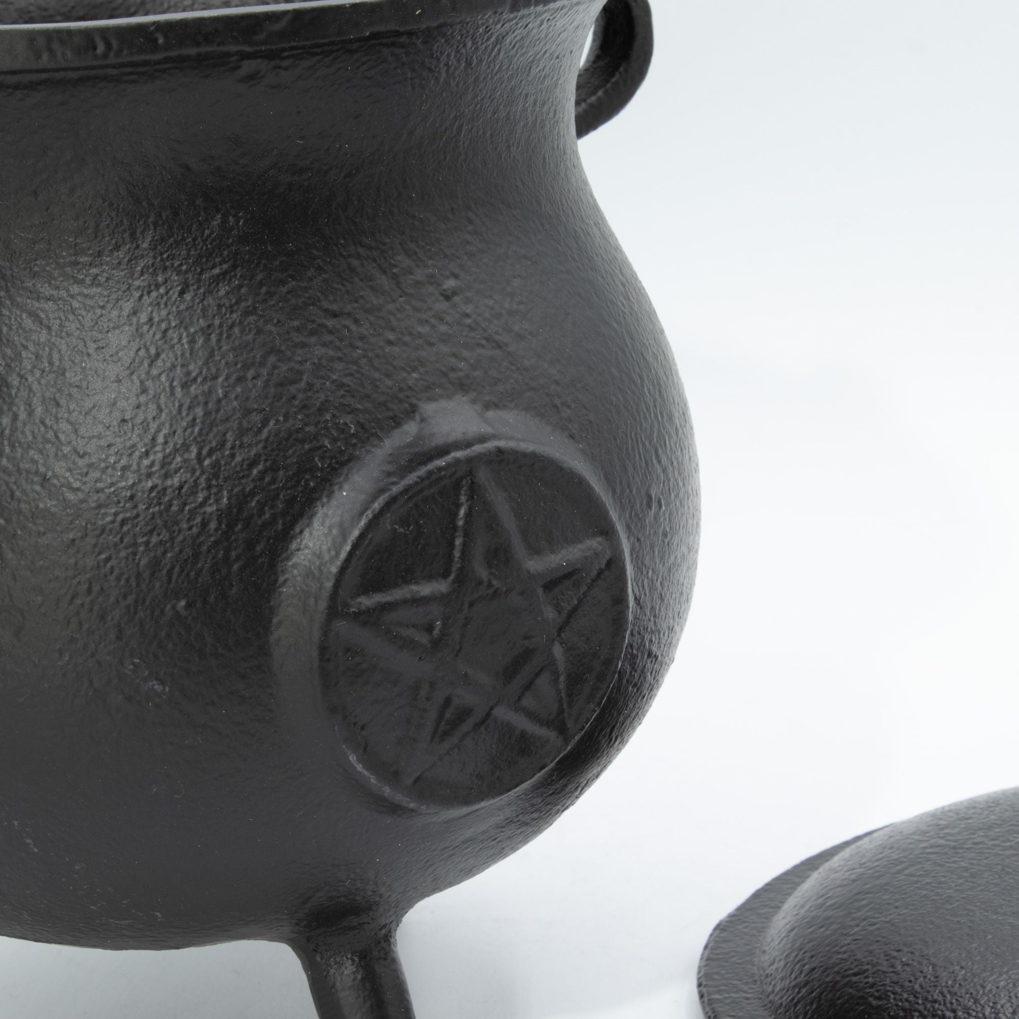 Powerful Cast Iron Cauldron with Pentagram 23x18 cm, 4500 g