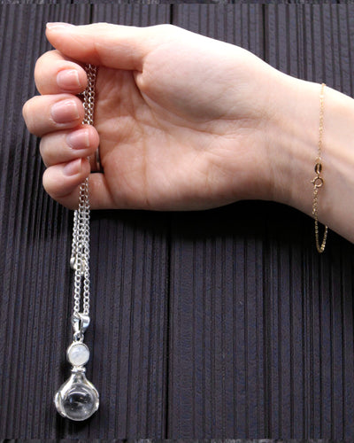 Amethyst Hands – Amethyst Pendant of Healing Hands